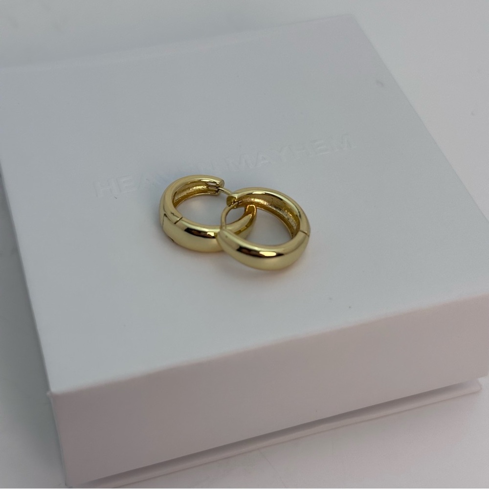 Heaven Mayhem Ky Hoop Earring in Gold small huggie